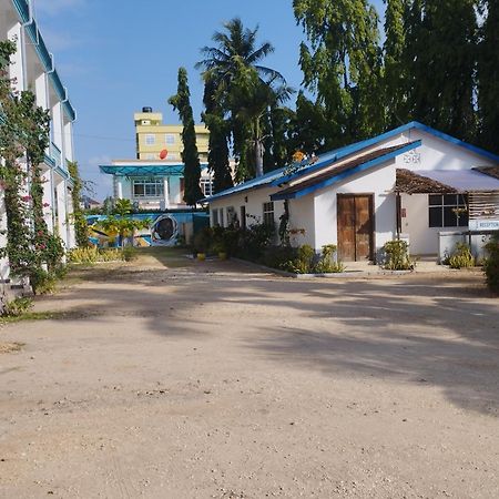 Cefa Hostel Dar es Salaam Bagian luar foto