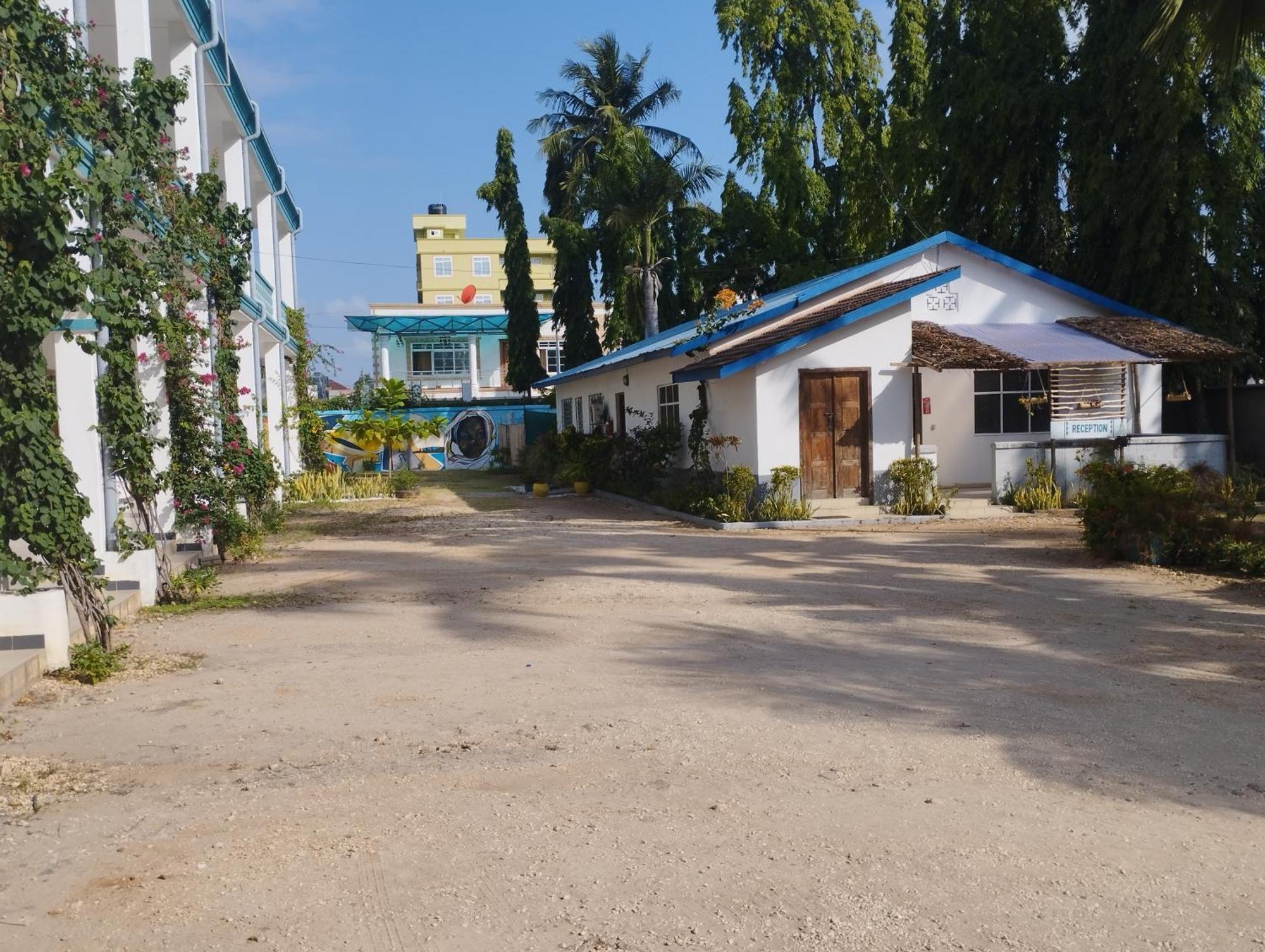 Cefa Hostel Dar es Salaam Bagian luar foto