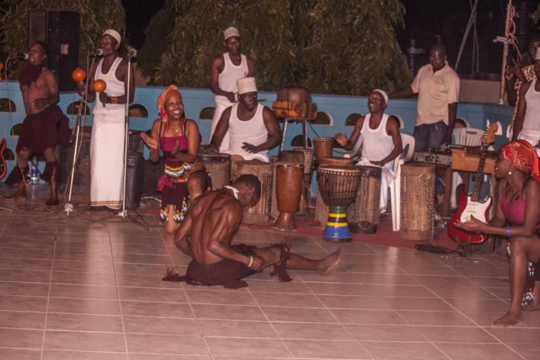 Cefa Hostel Dar es Salaam Bagian luar foto